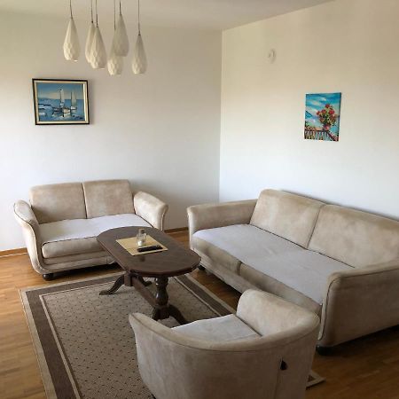 Square Apartment Podgorica Buitenkant foto