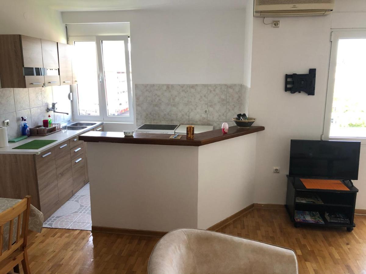 Square Apartment Podgorica Buitenkant foto